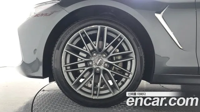 Genesis G70 2018 thumb 5