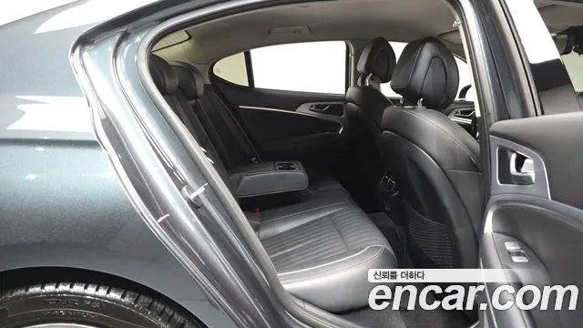 Genesis G70 2018 thumb 11