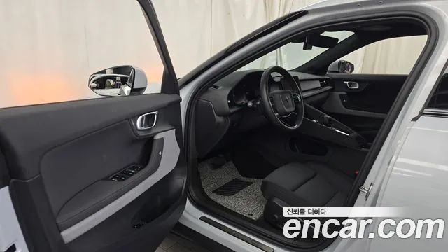 Polestar 2 2022 thumb 10