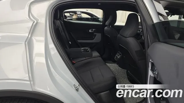 Polestar 2 2022 thumb 11