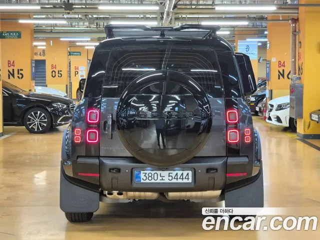 Land Rover Defender 2026 thumb 5