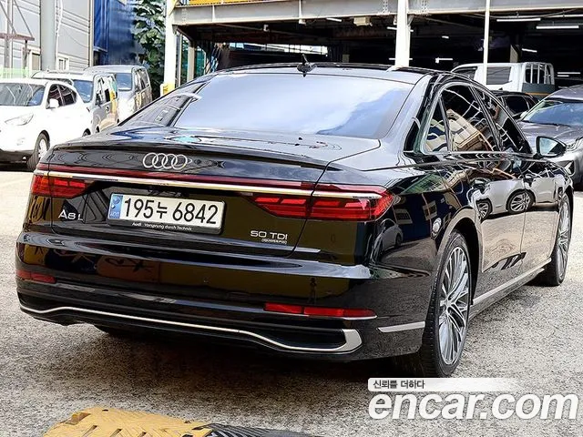 Audi A8 2023 thumb 2