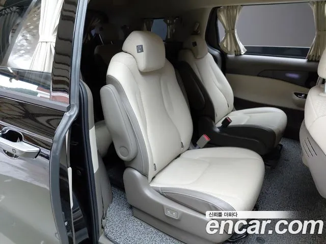 Kia Carnival 2022 thumb 11