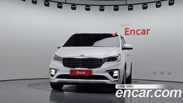 Kia Carnival 2019 thumb 3