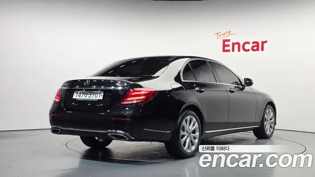 Mercedes-Benz E-Класс 2019 thumb 2