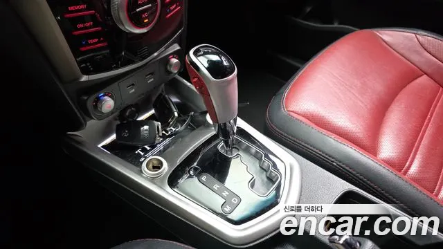 KG_Mobility_Ssangyong TIBOLI 2015 thumb 9