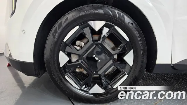 Kia Carnival 2024 thumb 5
