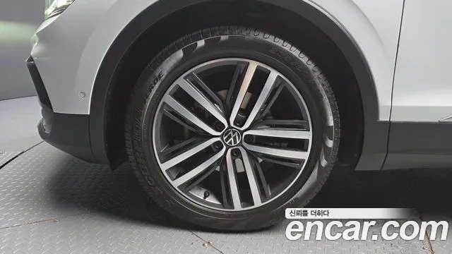 Volkswagen Tiguan 2021 thumb 5