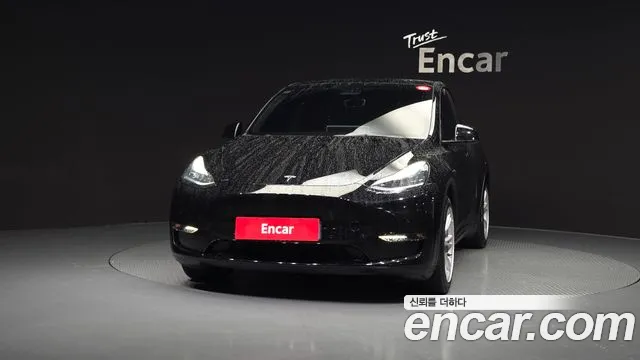 Tesla Model Y 2021 thumb 3