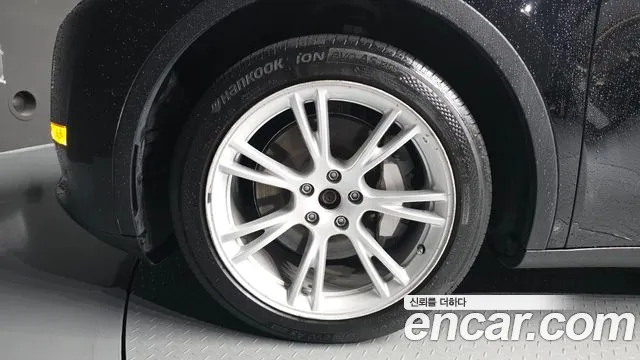 Tesla Model Y 2021 thumb 5