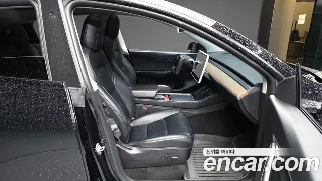 Tesla Model Y 2021 thumb 11