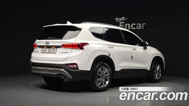 Hyundai Santa Fe 2019 thumb 2