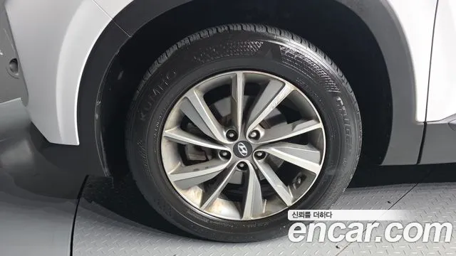 Hyundai Santa Fe 2019 thumb 5