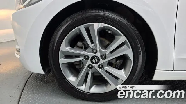 Hyundai Avante 2017 thumb 5