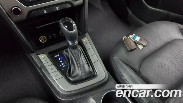 Hyundai Avante 2017 thumb 9