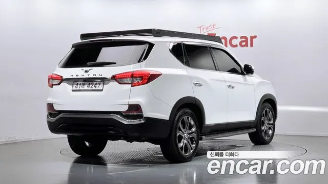 KG_Mobility_Ssangyong Rexton 2017 thumb 2
