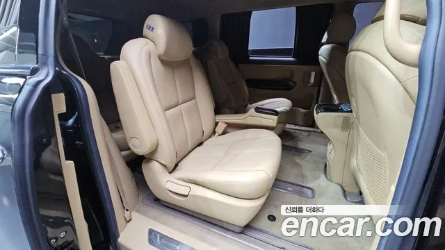 Kia Carnival 2019 thumb 11