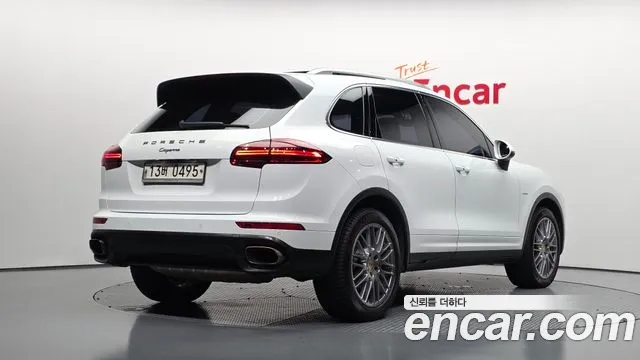 Porsche Cayenne 2016 thumb 2