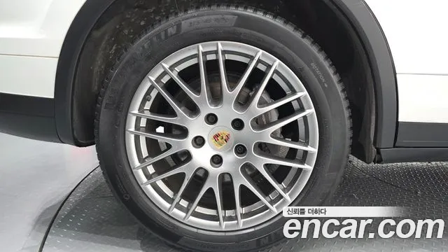 Porsche Cayenne 2016 thumb 5