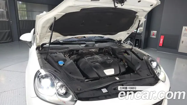 Porsche Cayenne 2016 thumb 6