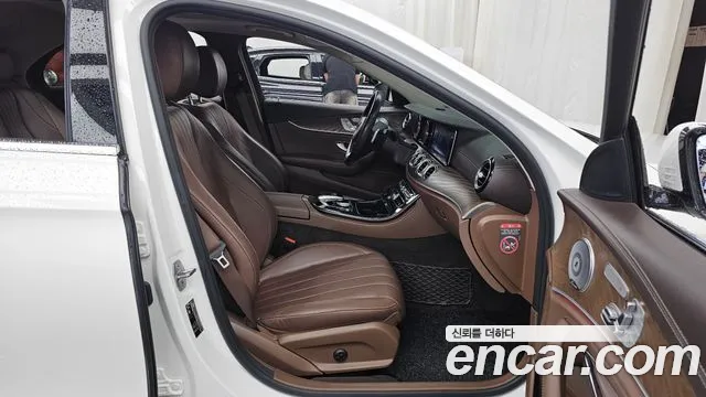 Mercedes-Benz E-Класс 2017 thumb 11