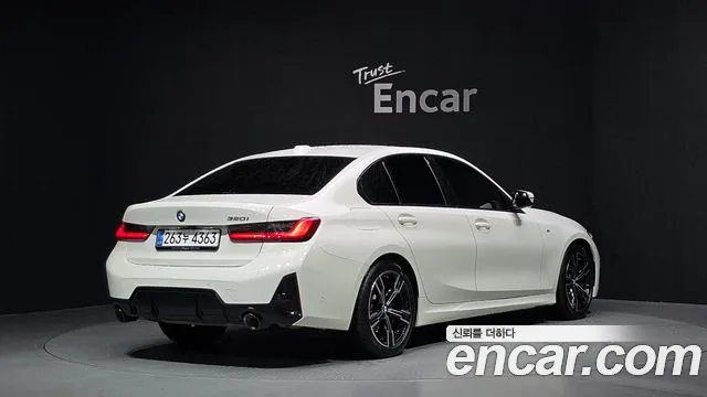 BMW 3-Series 2025 thumb 2