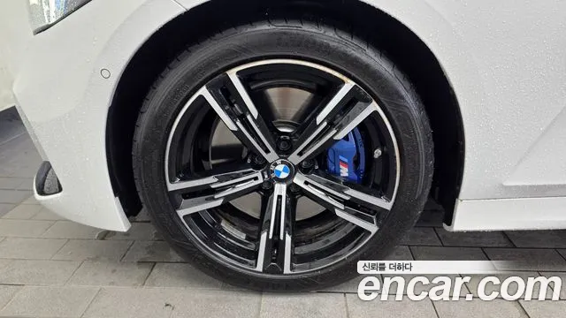 BMW 3-Series 2025 thumb 5