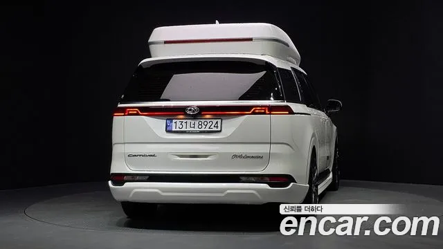 Kia Carnival 2021 thumb 4