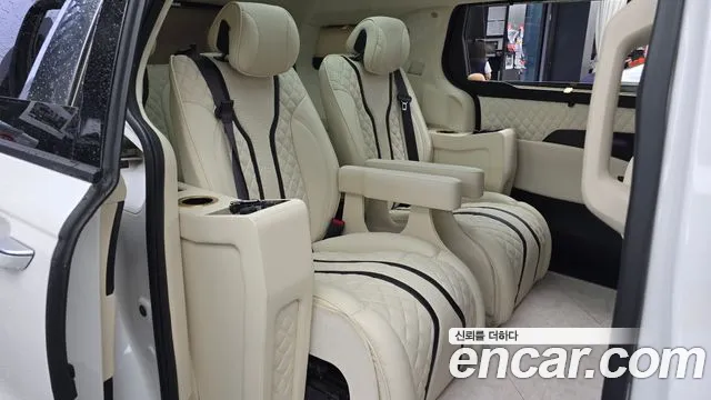 Kia Carnival 2021 thumb 11