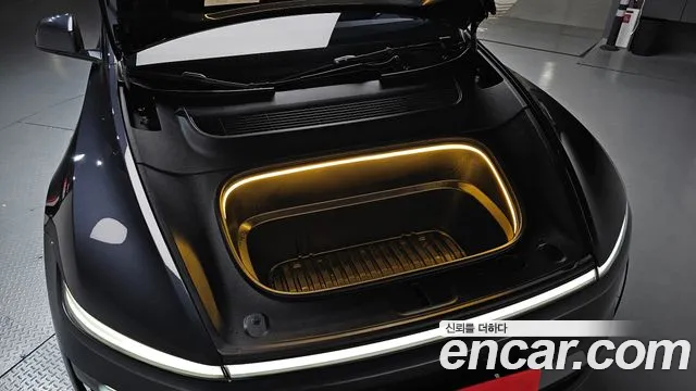 Tesla Model Y 2025 thumb 5