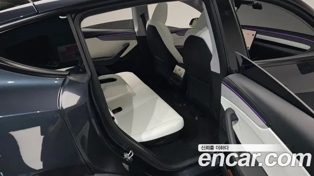 Tesla Model Y 2025 thumb 11