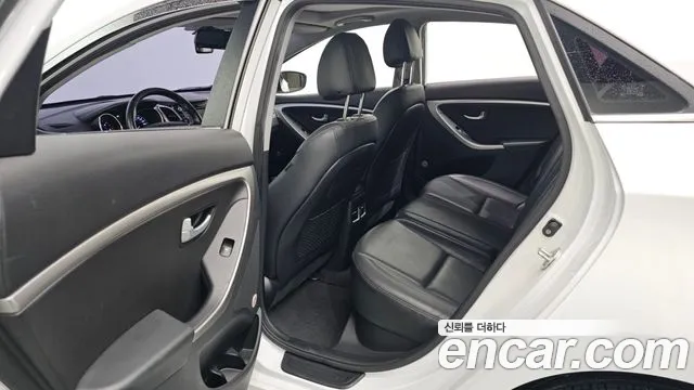 Hyundai i30 2014 thumb 12