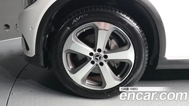 Mercedes-Benz GLC 2019 thumb 5