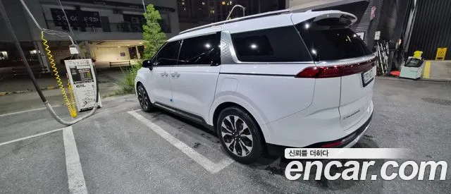 Kia Carnival 2021 thumb 2