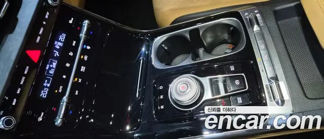 Kia Carnival 2021 thumb 9