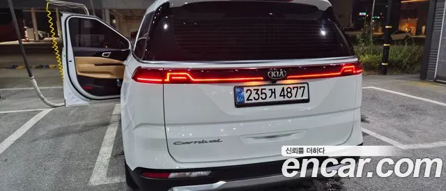 Kia Carnival 2021 thumb 12