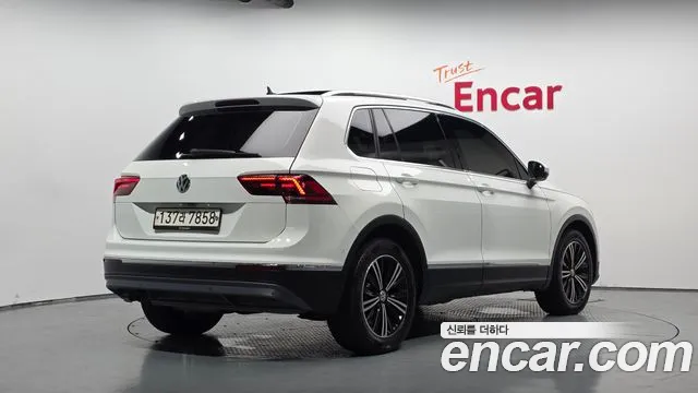Volkswagen Tiguan 2020 thumb 2