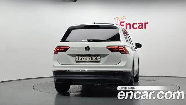 Volkswagen Tiguan 2020 thumb 4