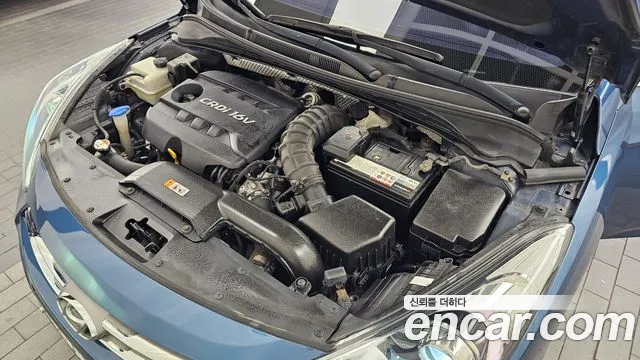 Hyundai i40 2012 thumb 6