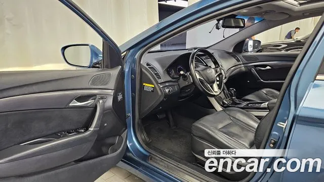 Hyundai i40 2012 thumb 10