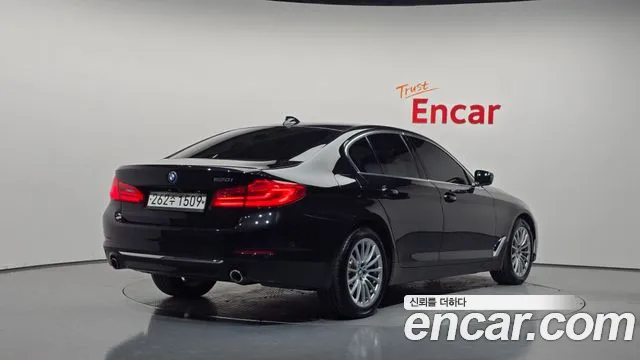 BMW 5 серии 2019 thumb 2