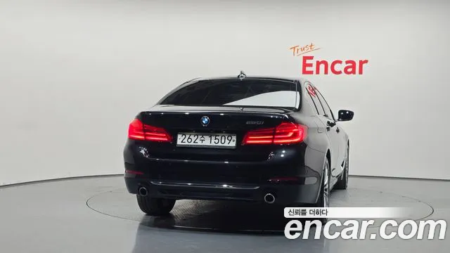 BMW 5 серии 2019 thumb 4