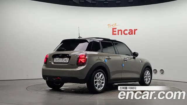 Mini Hatch 2020 thumb 2