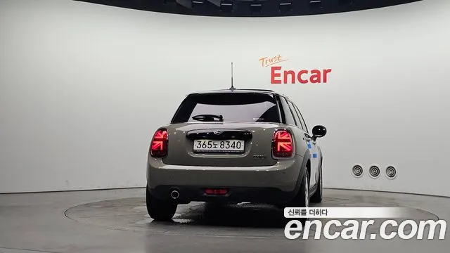 Mini Hatch 2020 thumb 4