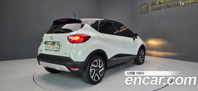 Renault Captur 2017 thumb 2