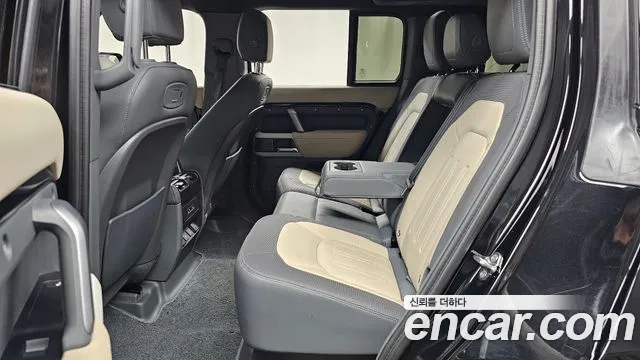 Land Rover Defender 2021 thumb 12