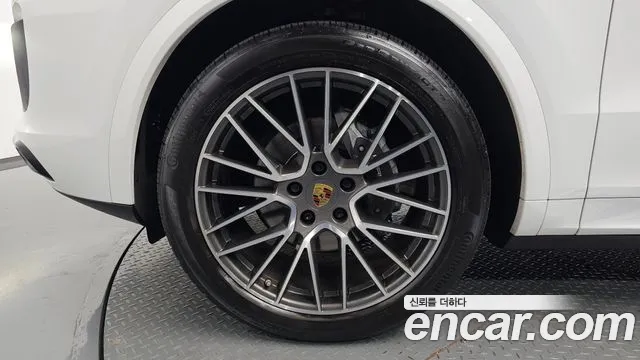 Porsche Cayenne 2021 thumb 4