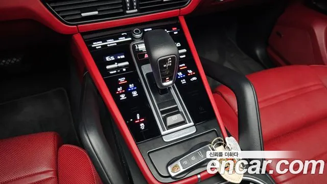 Porsche Cayenne 2021 thumb 8
