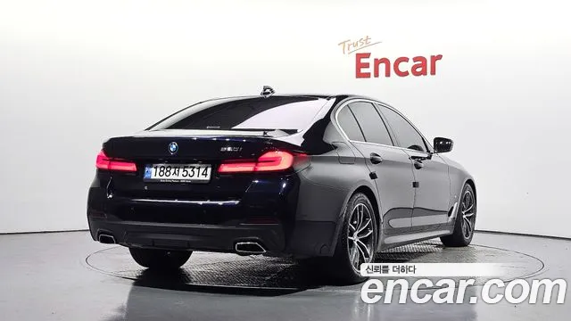 BMW 5 серии 2022 thumb 2