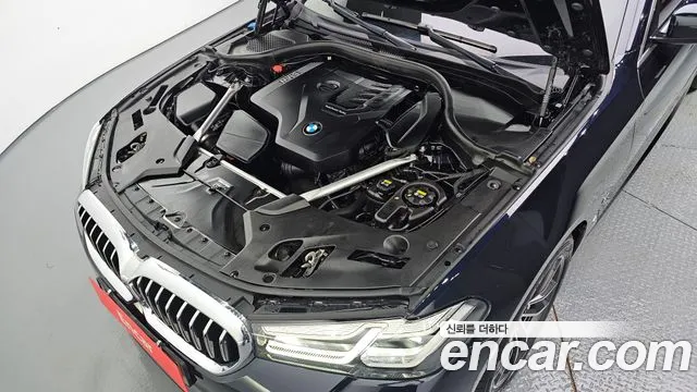 BMW 5 серии 2022 thumb 6